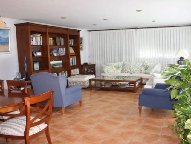 4 bedroom apartment for rent in Riba roja de Túria, bills included