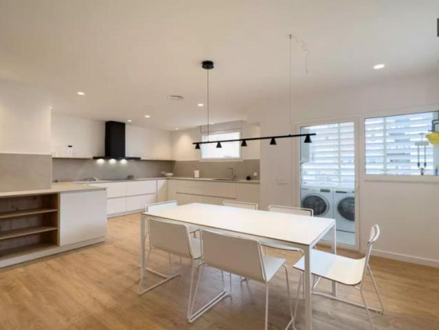 4 bedroom apartment for rent in Sant Gervasi Galvany, bills included