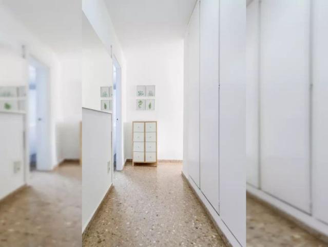 4 bedroom apartment for rent in Sant Pau, bills included