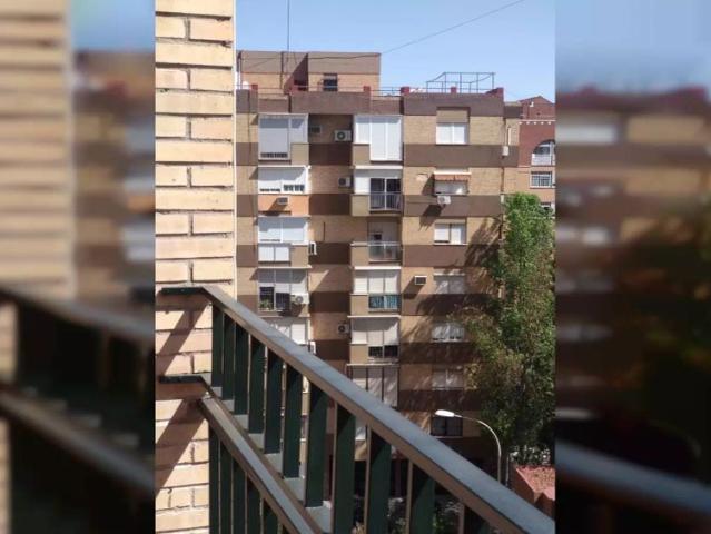4 bedroom apartment for rent in Sevilla