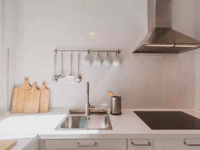 4 bedroom apartment for rent in Vigo, professionals only