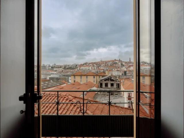 4 bedroom apartment for rent in Vila Nova de Gaia, perfect for professionals and couples