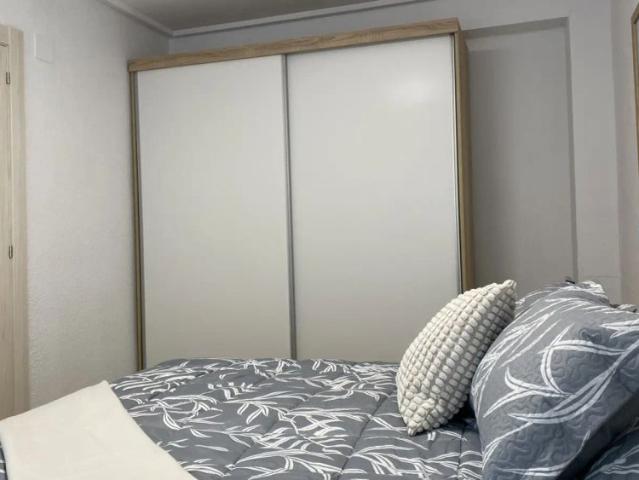 4 bedroom apartment for rent in Zaragoza, bills included