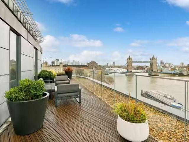 4 bedroom apartment for rent in 40 Lower Thames Street, London.