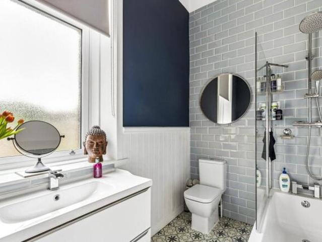 4 bedroom apartment for sale in Camphill Avenue, Shawlands, Glasgow, G41