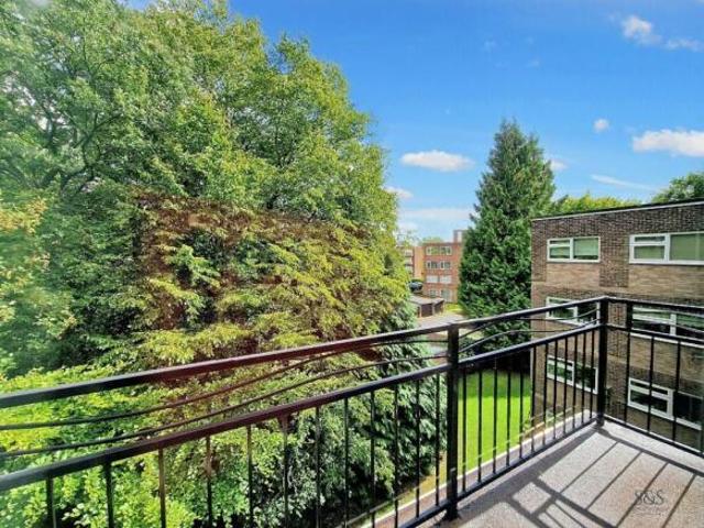 4 bedroom apartment for sale in Flat, Sommerville Court, Park Lane, Salford, M7