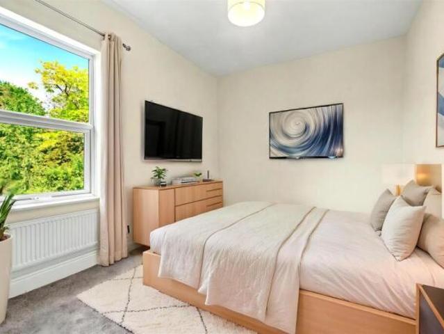 4 bedroom apartment for sale in Loscoe Road, Nottingham, NG5
