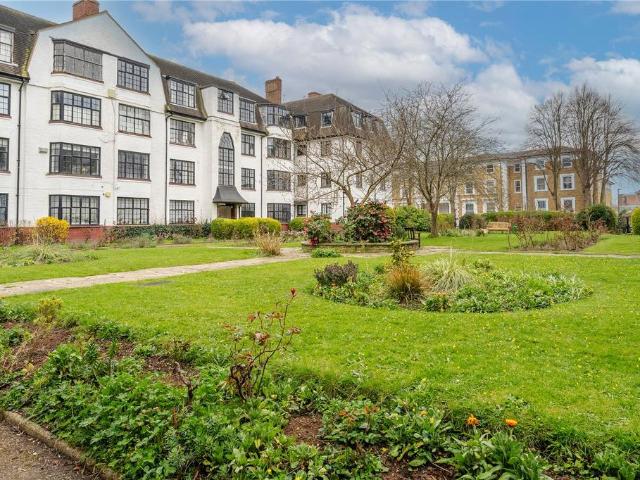 4 bedroom apartment for sale