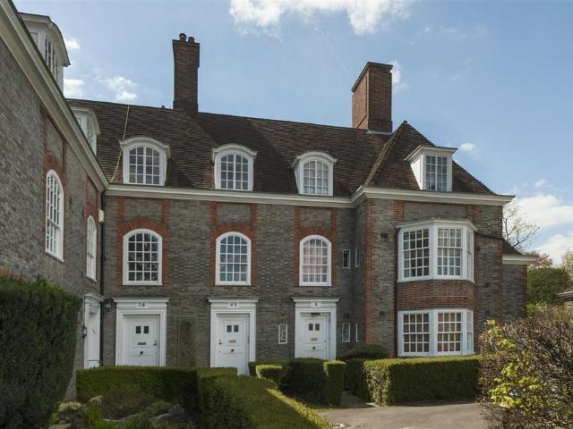 4 bedroom apartment for sale