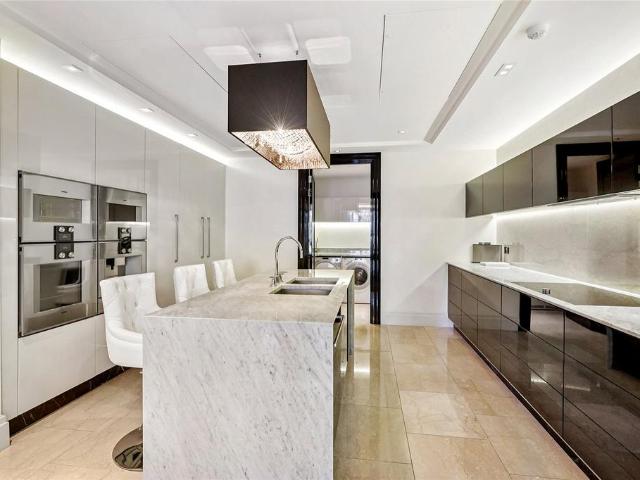 4 bedroom apartment for sale