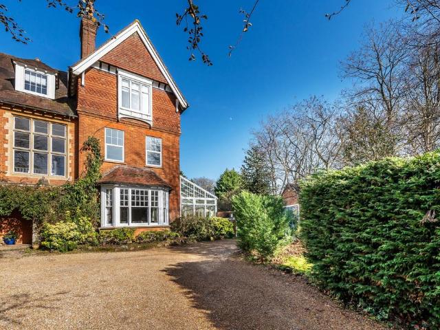 4 bedroom apartment for sale