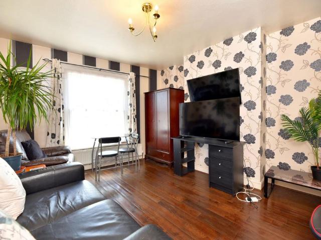 4 bedroom apartment for sale