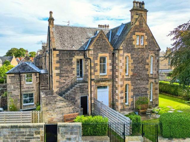 4 bedroom apartment for sale