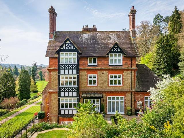 4 bedroom apartment for sale