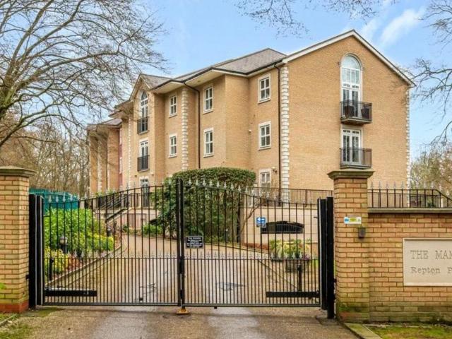4 bedroom apartment for sale