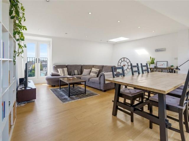 4 bedroom apartment for sale