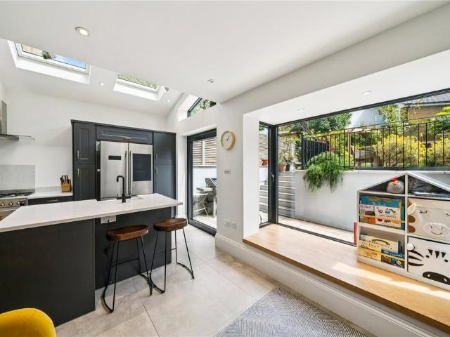 4 bedroom apartment for sale