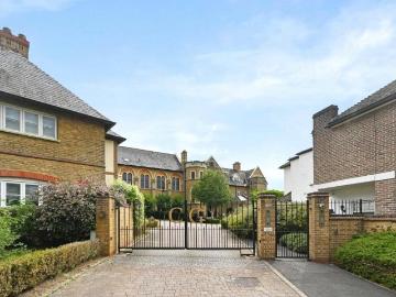 4 bedroom apartment for sale
