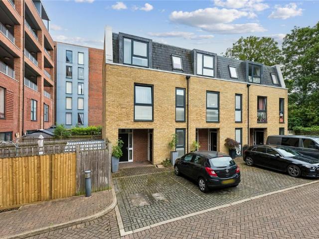 4 bedroom apartment for sale