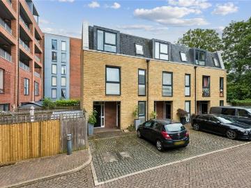 4 bedroom apartment for sale