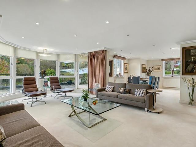 4 bedroom apartment for sale