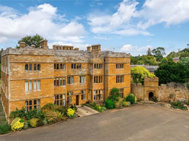 4 bedroom apartment for sale