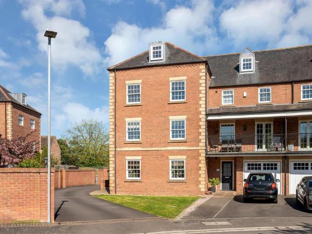 4 bedroom apartment for sale