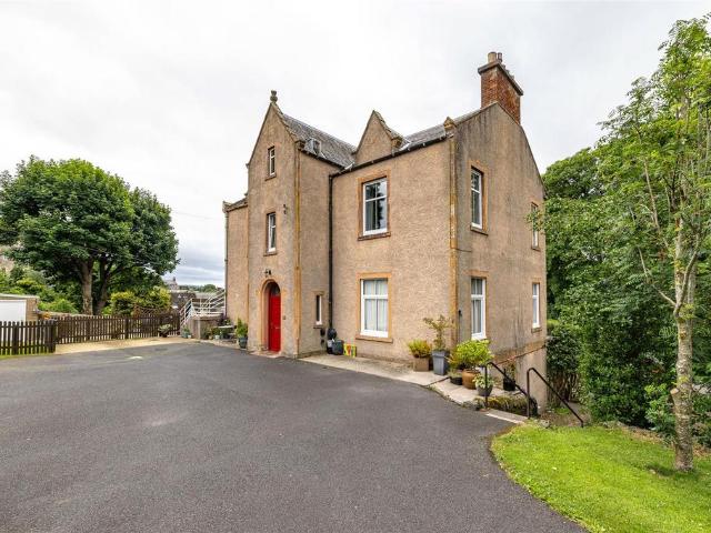 4 bedroom apartment for sale
