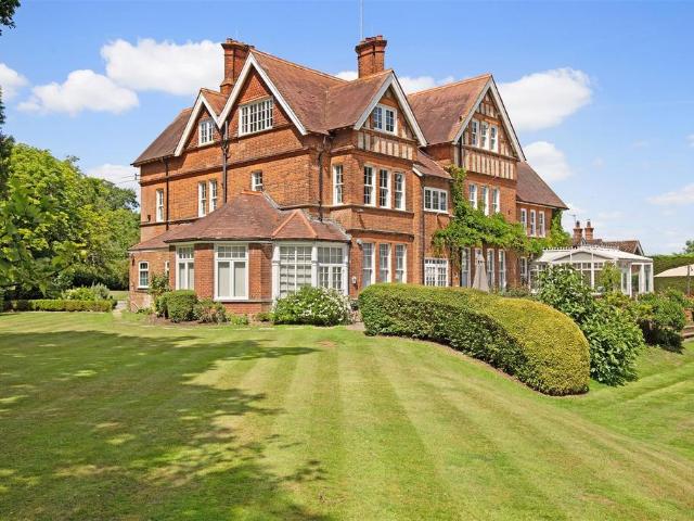 4 bedroom apartment for sale
