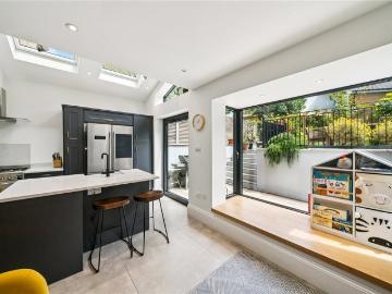 4 bedroom apartment for sale