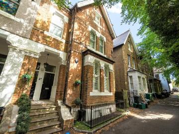 4 bedroom apartment for sale