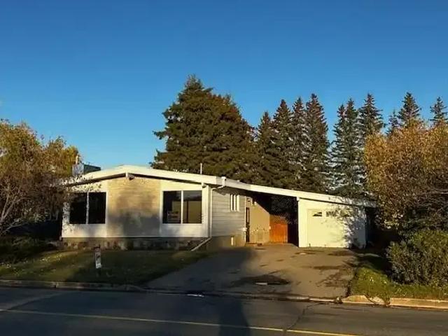 4 Bedroom Apartment Grande Prairie AB 105410702