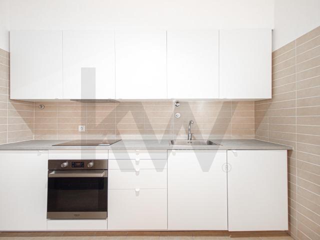 4 bedroom apartment in Alhandra: Space, light, and a strategic location for your family