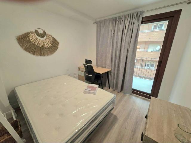 4 Bedroom Apartment in Port Area of Valencia, Valencia Amsterdam Apartments for Rent