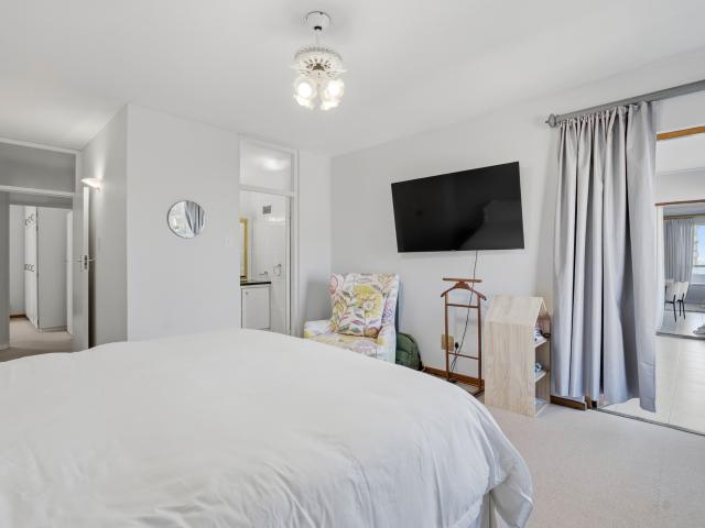 4 Bedroom Apartment in Sea Point