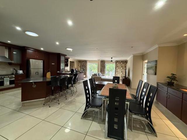 4 Bedroom Apartment in Shelly Beach