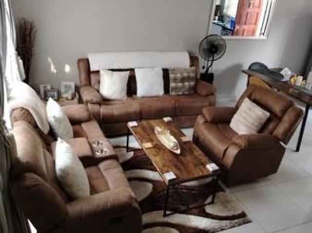 4 Bedroom Apartment in Wilgeheuwel