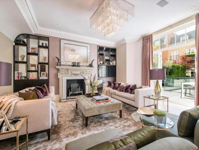 4 Bedroom Apartment London Westminster 100649093