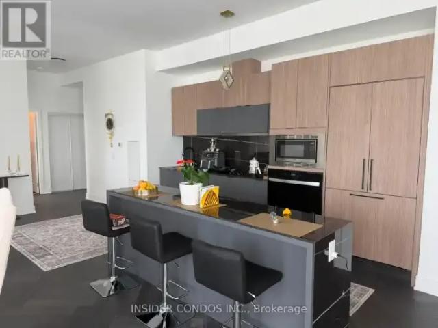 4 Bedroom Apartment Richmond Hill ON 105087994
