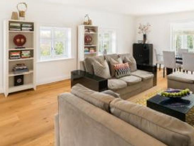 4 bedroom Apartment To Let