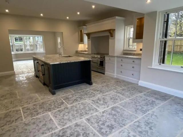 4 bedroom apartment to rent