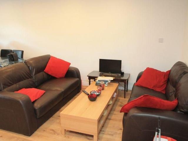4 bedroom apartment to rent
