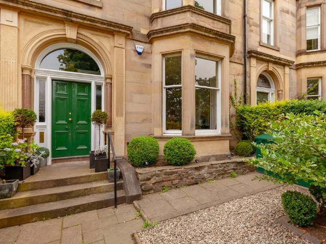 4 bedroom apartment to rent