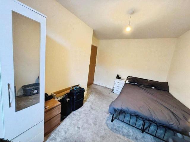 4 bedroom apartment to rent