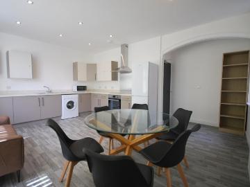 4 bedroom apartment to rent