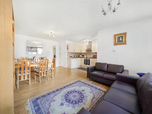 4 bedroom apartment to rent