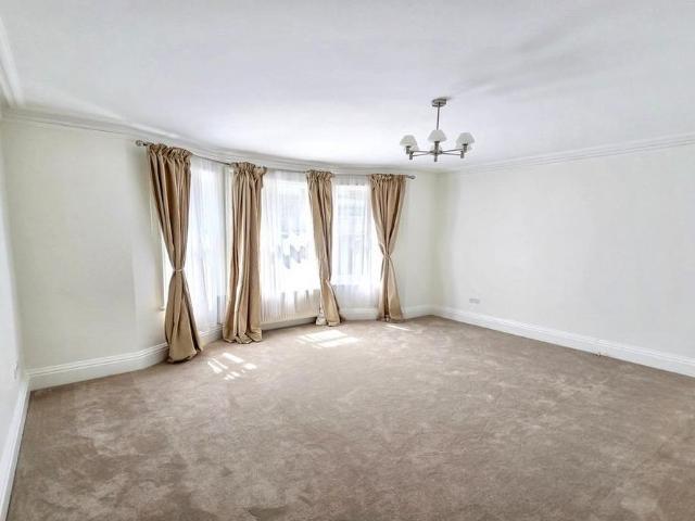 4 bedroom apartment to rent