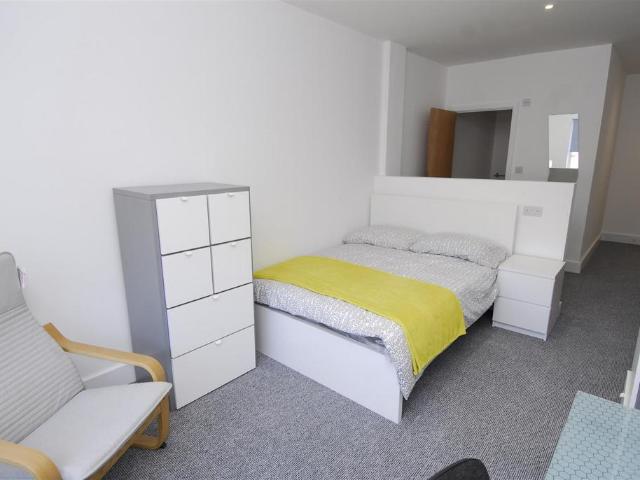 4 bedroom apartment to rent