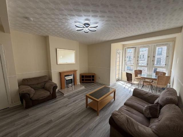 4 bedroom apartment to rent
