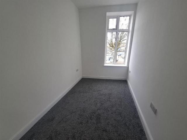 4 bedroom apartment to rent